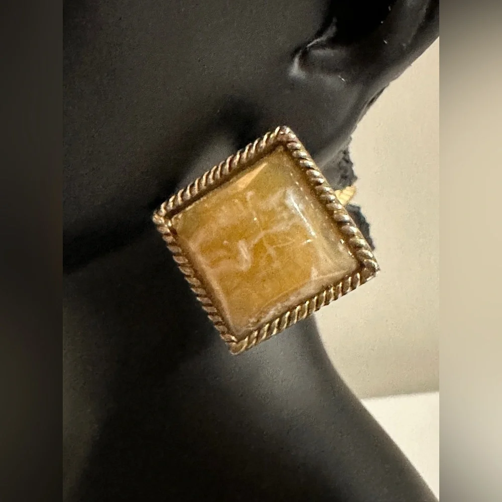 New Gold-Tone Square Earrings with Yellow Marble Resin
